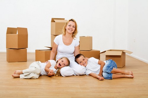 Flexible man and van Westbrompton service for local relocations